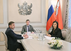 Воронежского сенатора Нетесова заперли в одной комнате с Кустовым