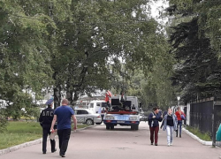 Эвакуатор, забирающий машины студентов у Политеха, возмутил жителей Воронежа