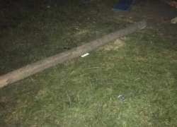 Качели рухнули на 11-летнего мальчика и сломали ему ногу в Воронежской области