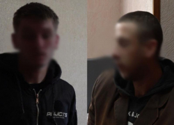 Опубликовано фото двух бывших заключенных, угнавших "Ниву" в Воронежской области