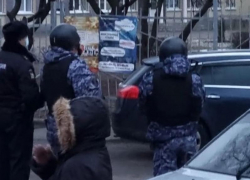 Силовики съехались к школе в Воронеже 