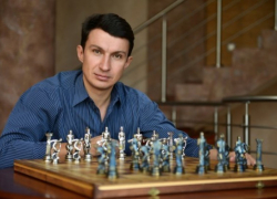 Сбитый ферзь. Геннадия Чернушкина сняла свита короля