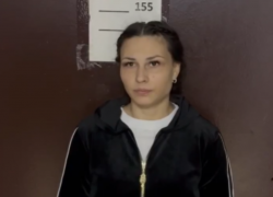 Разводила на «порче» и скрывалась от Интерпола: задержанную в Воронеже «целительницу» показали на видео  
