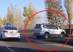 Пилот на Mercedes влетел в Land Cruiser на воронежской трассе 