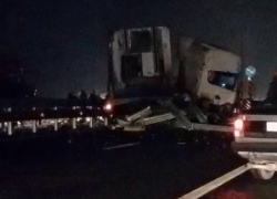 В столкновении двух фур на воронежской трассе погиб 37-летний мужчина
