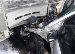 Последствия жуткого ДТП с автобусом и Ford показали на фото в Воронеже
