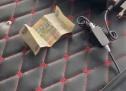 На видео попал конфликт пассажирки с маршрутчиком из-за заклеенной купюры в Воронеже