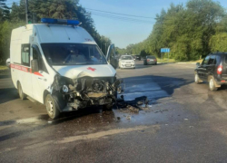 Столкновение скорой и легкового автомобиля в Воронеже расследует полиция 