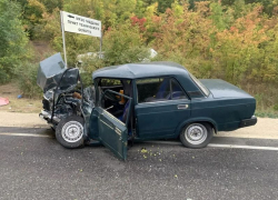 «Семёрку» расквасило в жуткой аварии под Воронежем  