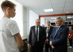 Воронежский губернатор пообещал детям около полутысячи современных «точек роста»