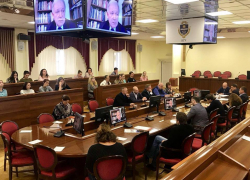 Песни про Путина уже не те, выяснилось на Воронежском политклубе