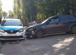 Воронеж встал в огромной пробке из-за аварии с автомобилем ГБР