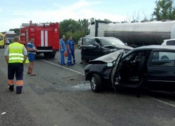 В сильном столкновении двух иномарок на трассе М-4 под Воронежем погибли два водителя, пассажир в больнице