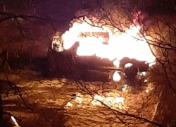 Эпичное тушение горящей «пятнашки» сняли на видео в Воронеже