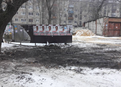 После публикации «Блокнот Воронеж» двор на проспекте Труда был очищен