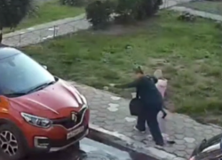 Тротуар проглотил девушку в Воронеже 