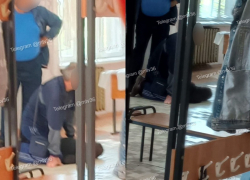 Бывший ученик с ножами и молотком пришел в школу в Воронежской области