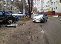 Водитель ВАЗа разнес четыре автомобиля на парковке в Воронеже