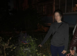 Снимок 19-летней закладчицы опубликовали воронежские полицейские