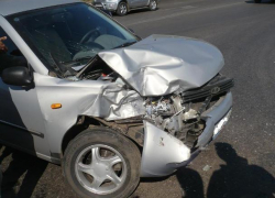 Водитель «Лады» устроил лобовое столкновение с 5 автомобилями на воронежской трассе