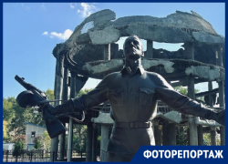 Как выглядит у Ротонды памятник героям, закрывшим собою огонь противника в Воронеже