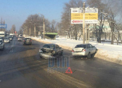 В Воронеже Вогрэсовский мост встал в пробке из-за серьезного ДТП
