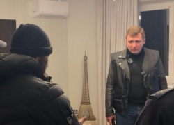 Как допрашивали мужчину, которого после двойного убийства схватили под Воронежем, показали на видео