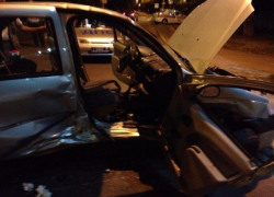 Воронежцев просят помочь с поисками свидетелей сильного ДТП, в котором пострадали трое