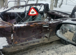 ВАЗ-кабриолет с суровым водителем сфотографировали на дороге в Воронеже