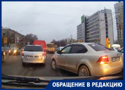 Автомобилист прикрылся «пожаркой» ради объезда пробки по встречке в Воронеже 