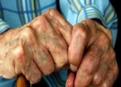 Наркоманы напали на 80-летнего пенсионера у банка в Воронеже