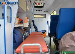 Женщина устроила ДТП с деревом и попала в больницу в Воронежской области