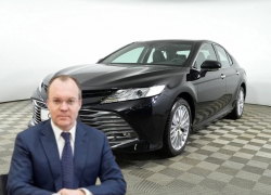 Районные чиновники продолжают скупать иномарки за бюджетные деньги при падении расходов на социалку