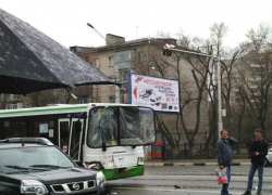 Количество пострадавших при сильном столкновении автобусов на Ленинском проспекте в Воронеже увеличилось 