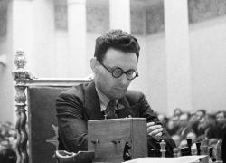 Великий шахматист Ботвинник 76 лет назад показал мастер-класс в Воронеже