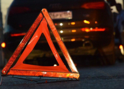 Фура протаранила попавших в ДТП людей на М-4 «Дон», один человек погиб и пять пострадали