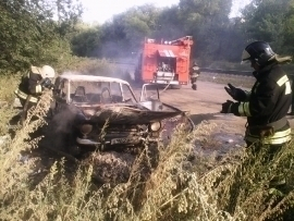 Вторая машина за сутки сгорела в Коминтерновском районе