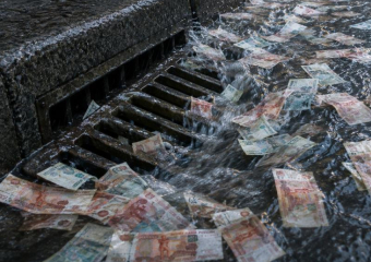 Смытые в ливневку 270 млн рублей привели к уголовному делу в Воронеже