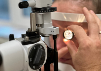 В клинике «МЕДИНВЕСТ» продлили акцию на лечение катаракты 