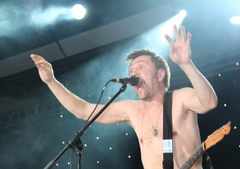 Перед концертом в Воронеже Шнур шокировал зрителей отборным матом