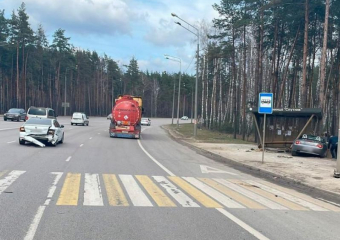 Воронежец на BMW едва не снёс остановку на Антонова-Овсеенко