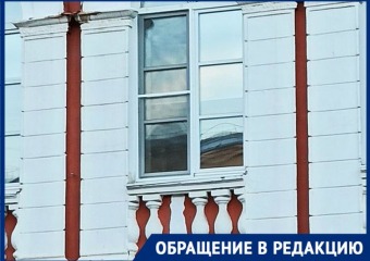 Старинную лепнину исторического Дома офицеров сменили на рисунки в Воронеже