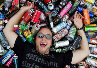 Под Воронежем парень стащил из магазина три энергетика и орешки