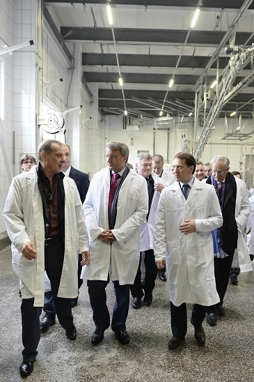 Герман Греф посетил мясокомбинат в Воронежской области