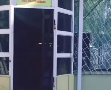 В Воронеже варварски разгромили магазин, где работал мясник-разоблачитель