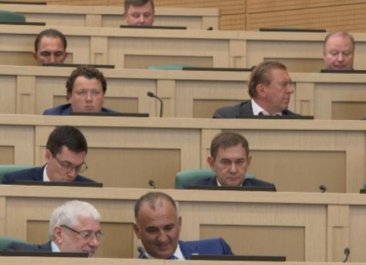После долгого перерыва сенатор Владимир Нетесов появился на заседании Совета Федерации 