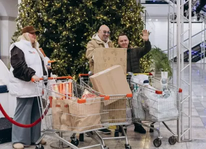 Продюсер Ольги Бузовой посетил Тыловую мастерскую в Центре Галереи Чижова
