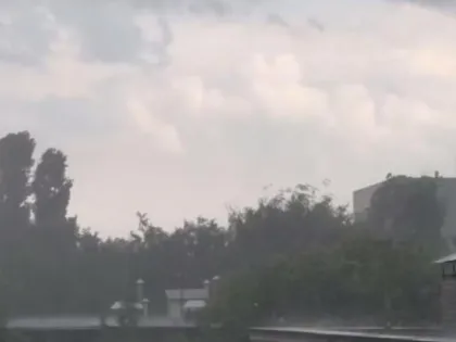 Сильный ливень обрушился на Воронеж: улицы превращаются в "Венецию"