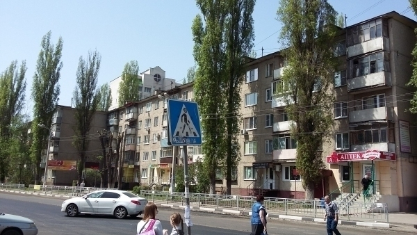 Две многоэтажки на улице Моисеева в Воронеже жили месяц без горячей воды по вине «укашки»