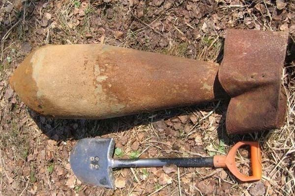 На Лесном кладбище Воронежа нашли авиационную бомбу в 10 килограммов